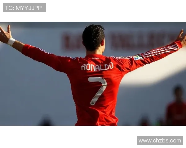 广东足球明星的魅力与风采揭秘：谁是最帅的球场英雄