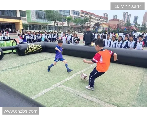 足球明星助力中考学子奋发向上共同追梦的激情时刻