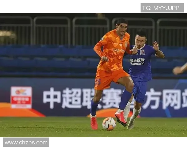 重庆足球队的默契配合与战术分析探讨