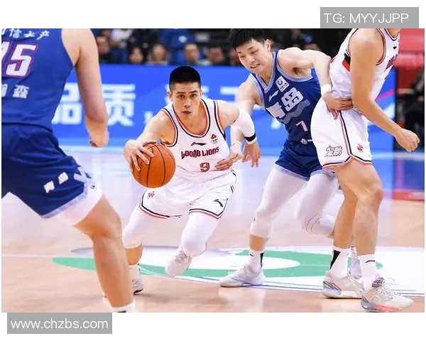 广州篮球队与上海篮球队赛后复盘分析比赛经验与战术调整探讨